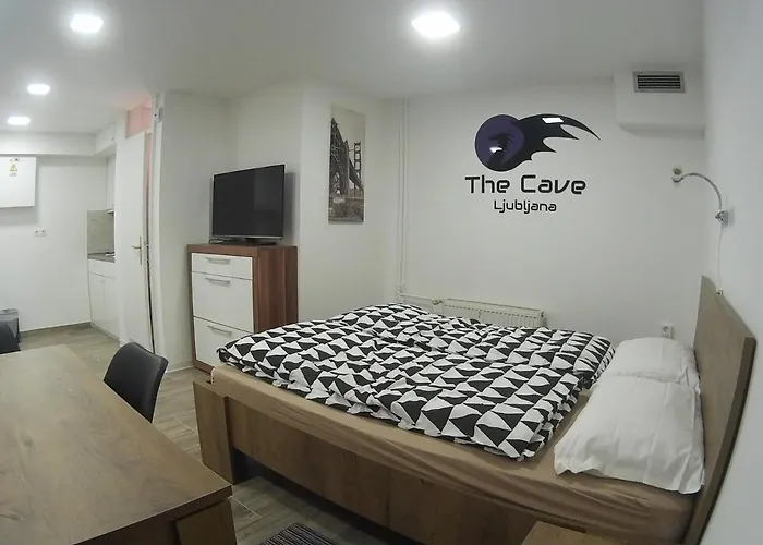 The Cave * ليوبليانا